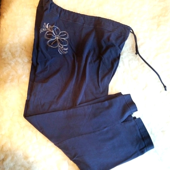 🐝Cutest jersey capri M🐝 - Picture 1 of 5